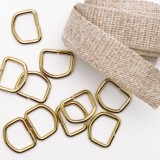 Attaches tresse de lin 1m + 10 petits dés D12 pour cartons
