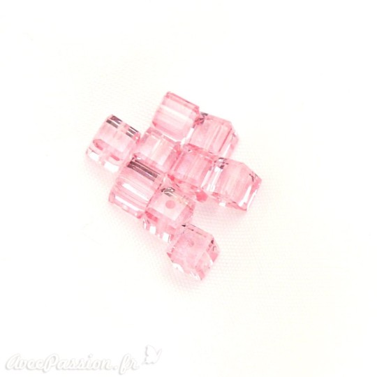 Perles swarovski cube rose 4 mm Perles swarovski cube rose 4 mm
