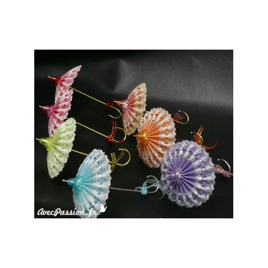 Matériel pour ombrelle du livre Brillant Parchment Craft Amanda Yeh Matériel pour ombrelle du livre Brillant Parchment Craft Amanda Yeh