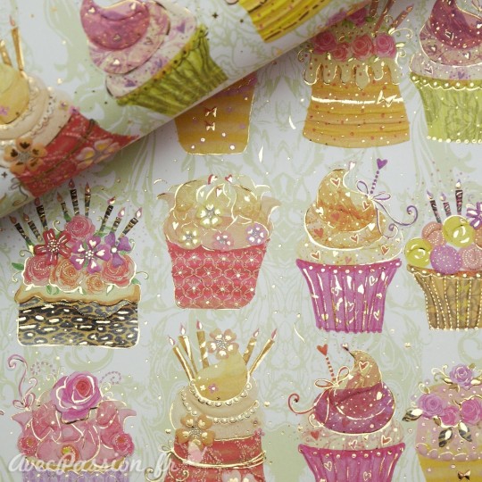 Papier Turnowsky motifs cupcakes rehaussé de doré