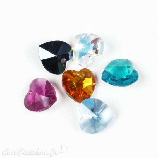 Perles forme coeur Swarovski muticolores nuances bleu, fushia et ruby 10 mm Perles forme coeur Swarovski muticolores nuances bleu, fushia et ruby 10 mm