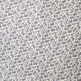 Papier tassotti à motifs liberty fleurs trèfles bleu