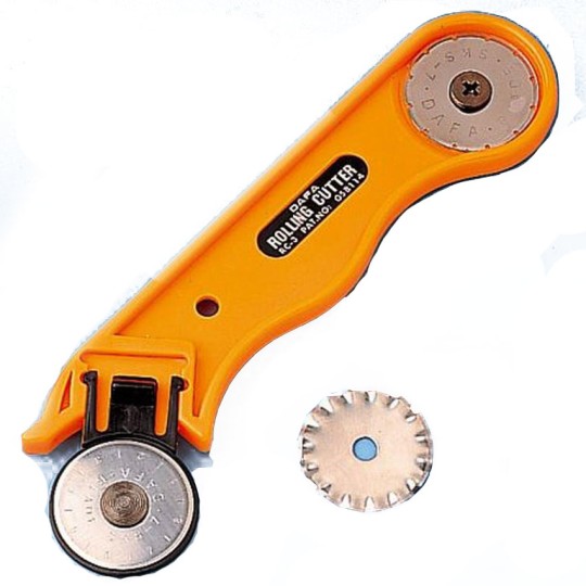 Cutter rotatif avec 3 lames de 28mm Cutter rotatif avec 3 lames de 28mm
