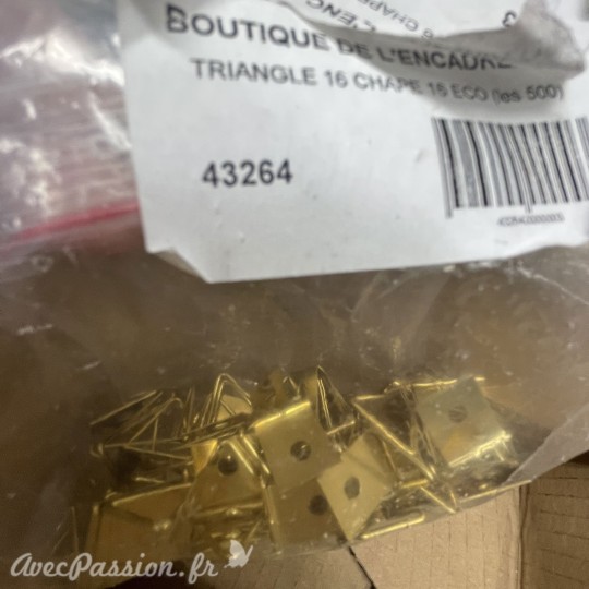 Attaches 1 trou laiton D16 triangulaire // attache triangulaire 1 trou 16 chappé 16 //43264*500 - Attaches 1 trou laiton D16 triangulaire // attache triangulaire 1 trou 16 chappé 16 //43264*500 -