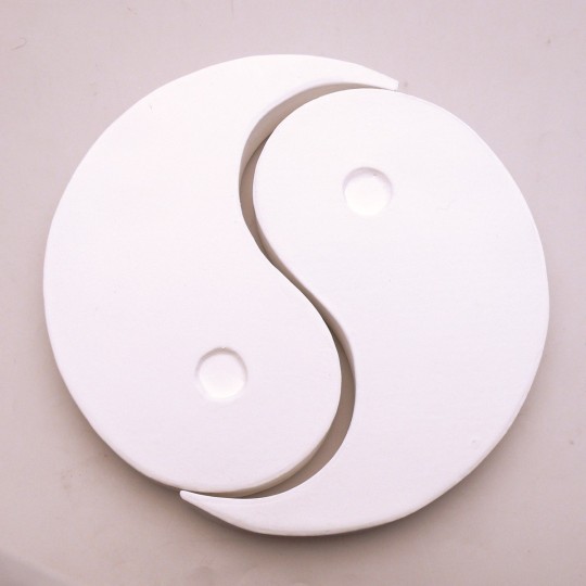 Objet brut symbole yin et yang