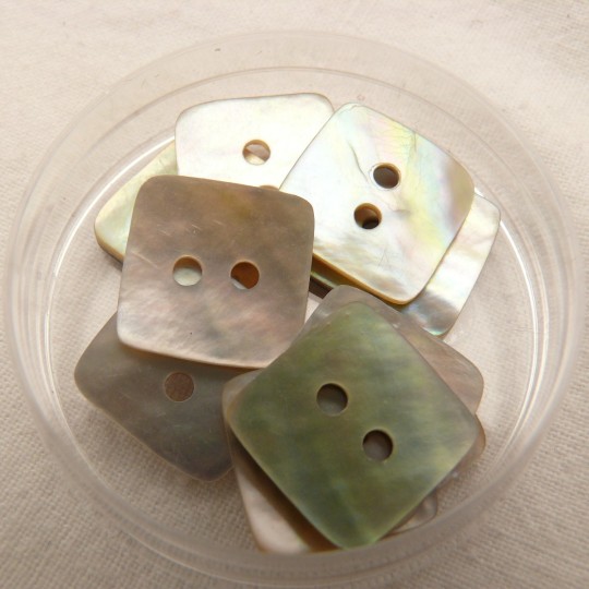Boutons nacre carré gris nacre 14mm qu10 Boutons nacre carré gris nacre 14mm qu10