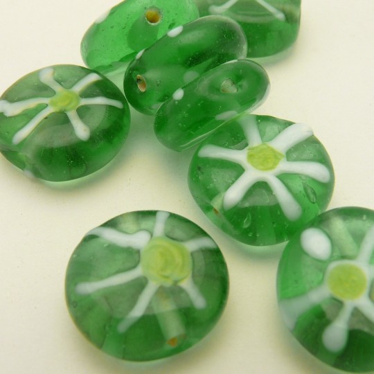 Perle en verre acidulée vert 15mm Perle en verre acidulée vert 15mm