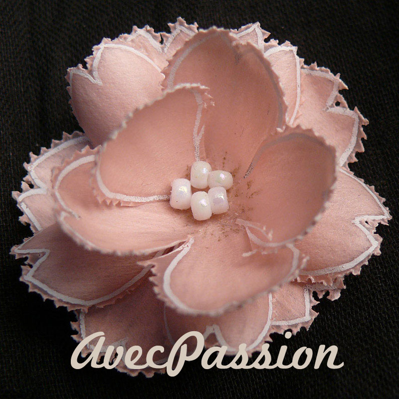 Piquage en pergamano et dentelle de papier